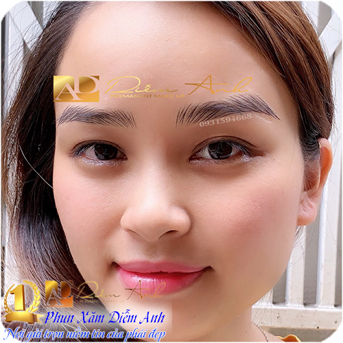 khach hang vua phun theu gay soi hairstroke