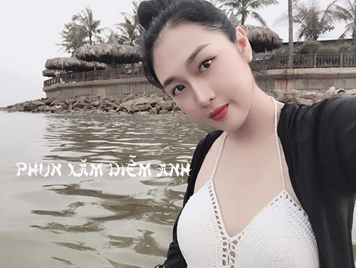 khach hang gay soi long may phun xam tham my