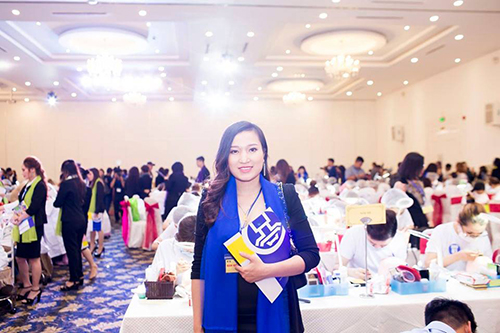 Master Diem Anh chuyen gia phun xam tham my dieu khac gay soi long may